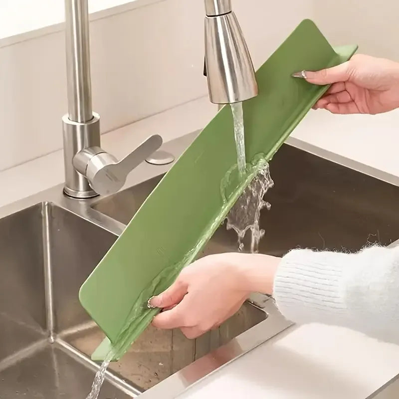Silicone Sink Splash Guard With Suction – Flexible Water Splash Stopper for Kitchen & Bathroom